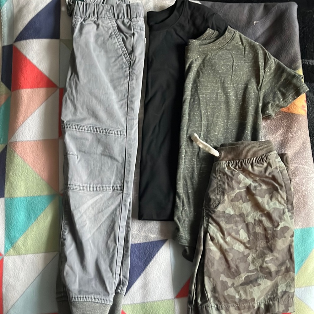 Boys 5T Like-New Outifts
